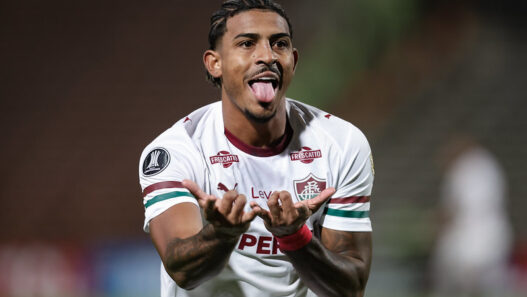 Kennedy salva o Fluminense na Argentina, e time ainda sonha com classificação na Libertadores