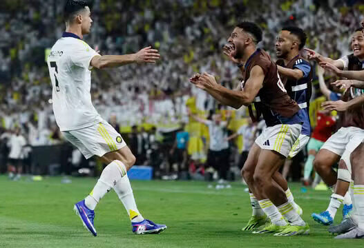 Cristiano Ronaldo faz dois gols, segue na busca pelo milésimo e Al-Nassr conquista o Campeonato Saudita