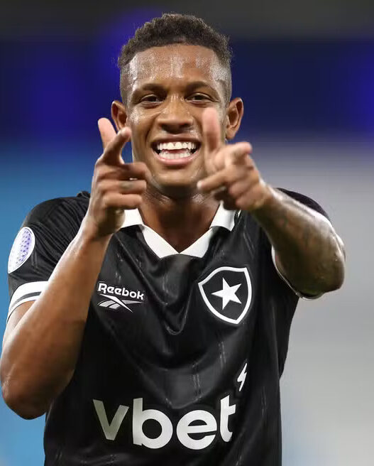 Danilo, do Botafogo, prioriza Palmeiras no Brasil, mas destino deve ser a Europa