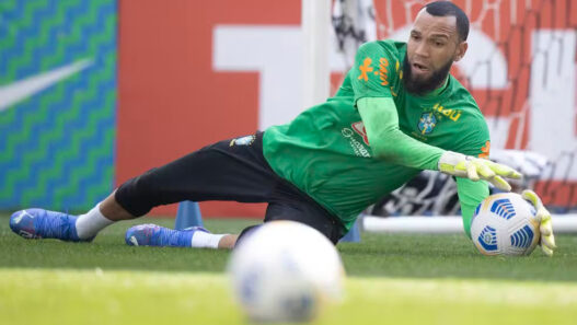 Everson afirma existir má vontade com goleiros de Atlético e Cruzeiro e lembra de Fábio