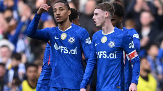 João Pedro, do Chelsea, é comparado com Ibrahimovic: "Agressivo de forma positiva"