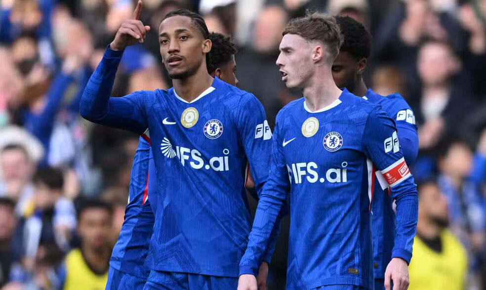João Pedro, do Chelsea, é comparado com Ibrahimovic: "Agressivo de forma positiva"
