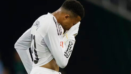 Mbappé gera desgaste no Real Madrid, afirma imprensa internacional