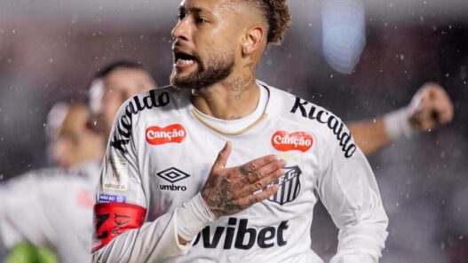 Imprensa internacional repercute atuação de Neymar contra o Bragantino: "Se recusa a desistir"