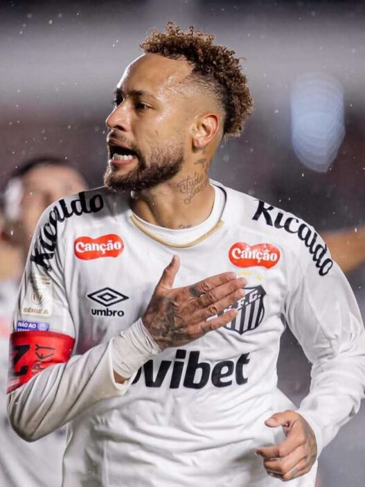 Neymar será entregue apto para a Seleção Brasileira, afirma médico do Santos