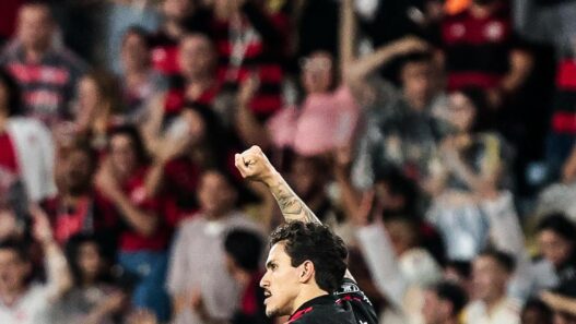 Pedro decide, Flamengo vence no Maracanã e carimba vaga nas oitavas de final da Libertadores