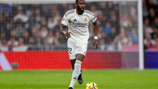 Rudiger dá tapa em companheiro no Real Madrid e aumenta crise no elenco, afirma Rádio