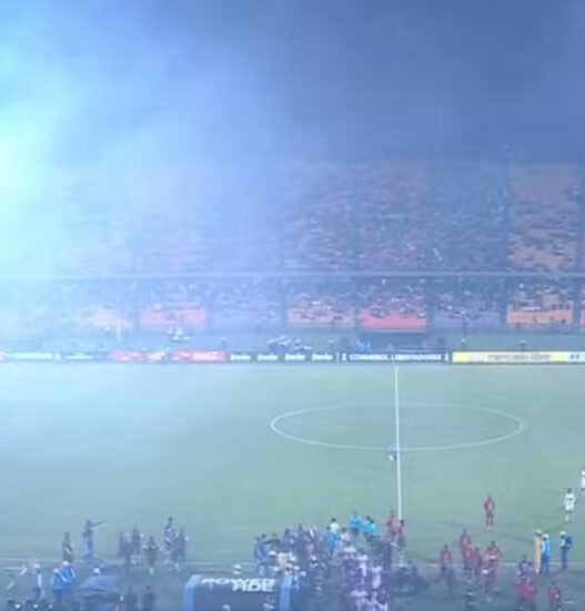 Jogo do Flamengo na Libertadores é suspenso por protestos e confusões na torcida do Independiente Medellín na Colômbia