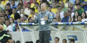 Felipão revela tensão na convocação do penta e bastidores da decisão de não levar Romário para a Copa do Mundo