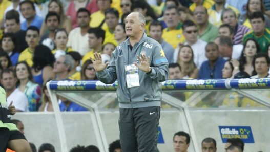 Felipão revela tensão na convocação do penta e bastidores da decisão de não levar Romário para a Copa do Mundo