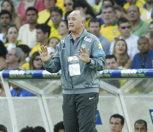 Felipão revela tensão na convocação do penta e bastidores da decisão de não levar Romário para a Copa do Mundo