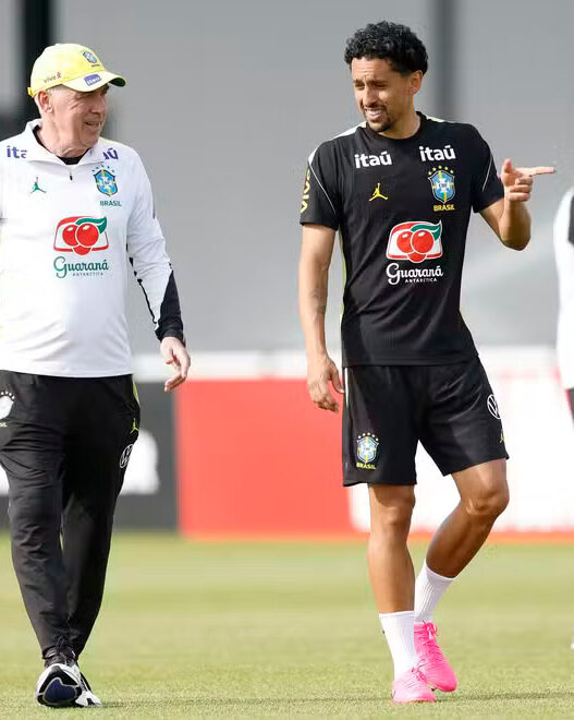 Ancelotti enaltece Marquinhos por abraço em Magalhães: "Gesto de um capitão"