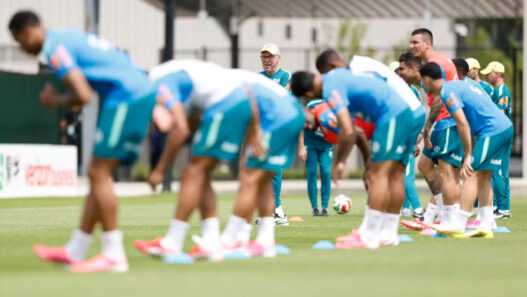 Raphinha de "9" e mais jogadores no meio de campo; veja provável Brasil para encarar Marrocos