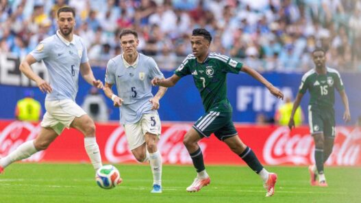 Uruguai busca empate com a Arábia e embola Grupo G da Copa do Mundo