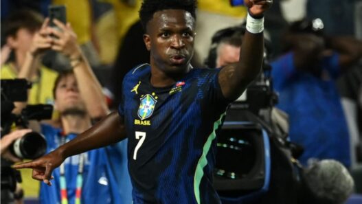 Vini Jr e Matheus Cunha brilham, Brasil vence o Haiti e lidera o Grupo C