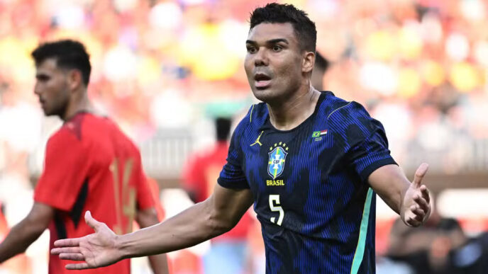 "Era para mim? Não vi", leitura labial revela conversa entre Casemiro e Marquinhos no jogo do Brasil