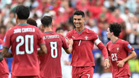 Cristiano Ronaldo brilha, entra para a história das Copas e Portugal detona Uzbequistão