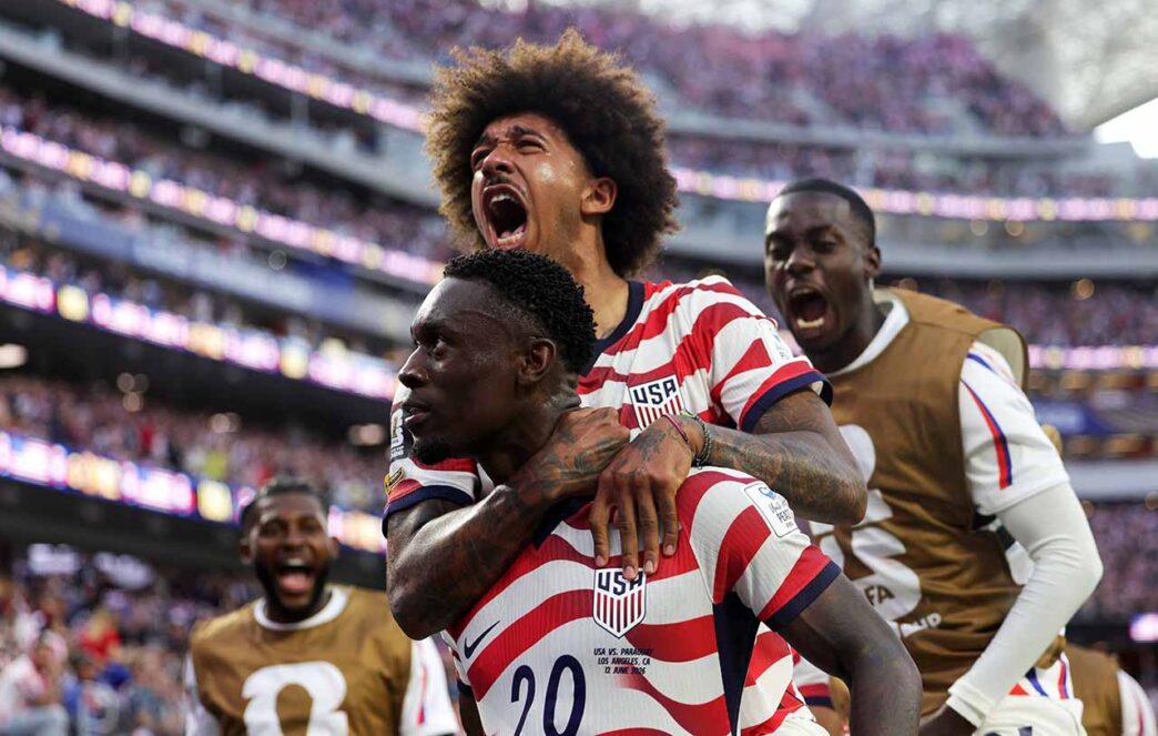 Balogun brilha e Estados Unidos detona o Paraguai na estreia da Copa em grande jogo