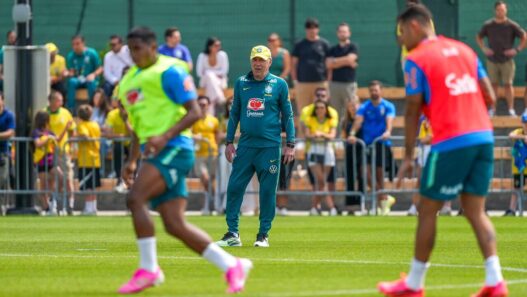 Endrick é elogiado por Ancelotti, mas técnico pede calma com o atacante: "Temos que esperar um pouco"