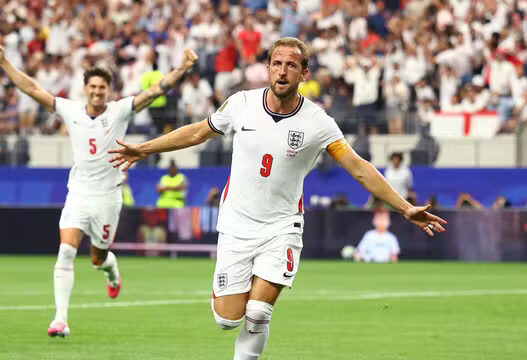 Kane brilha, Inglaterra joga bem e vence a Croácia no melhor jogo da Copa