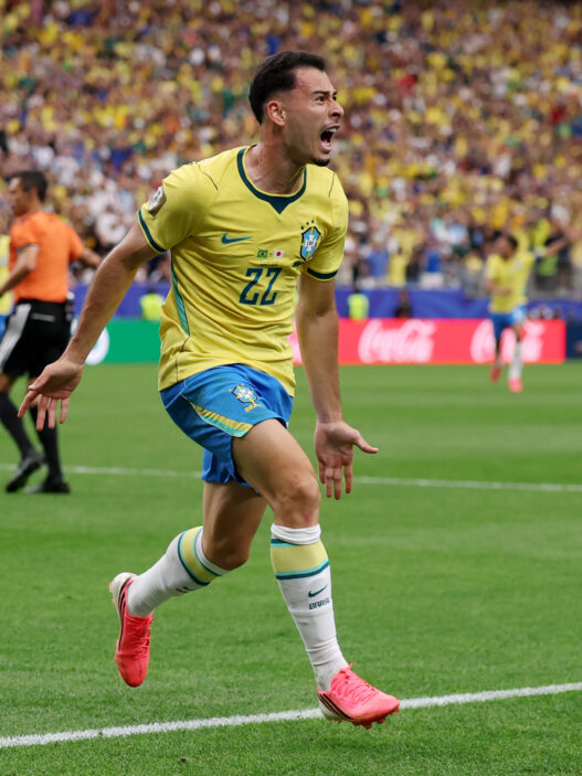 Martinelli brilha, Brasil vira jogo sensacional contra o Japão e está nas oitavas de final
