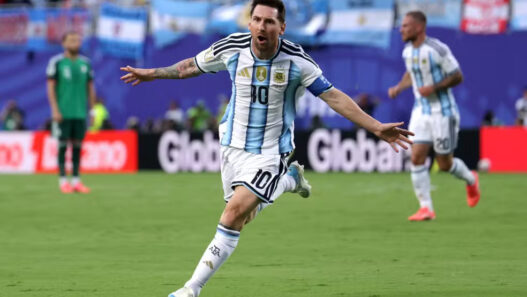 "Messi é o melhor da história", afirma Ronaldo após ter recorde de gols batido pelo argentino
