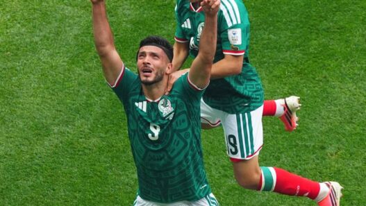 México domina e vence a África na abertura da Copa do Mundo