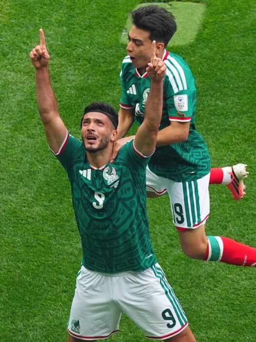 México domina e vence a África na abertura da Copa do Mundo