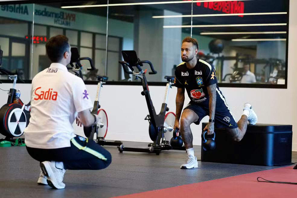 Neymar apresenta evolução, mas jogo contra Marrocos não deve ter presença do craque