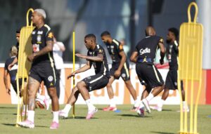 Rayan é testado entre os titulares do Brasil, e Ancelotti segue fazendo mudanças; veja o que mudou nos treinos