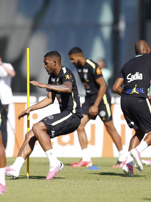 Rayan é testado entre os titulares do Brasil, e Ancelotti segue fazendo mudanças; veja o que mudou nos treinos