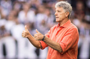 Renato agradece ao elenco do Vasco e nega atritos