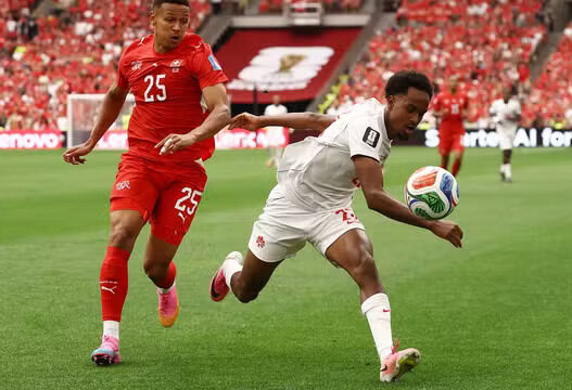 Suíça vence o Canadá e passa em primeiro no Grupo B