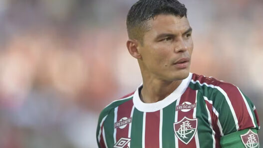 Fluminense anuncia o retorno de Thiago Silva