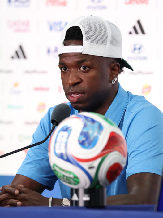 Vini Jr garante foco no hexa: “Chegamos para ser campeões”