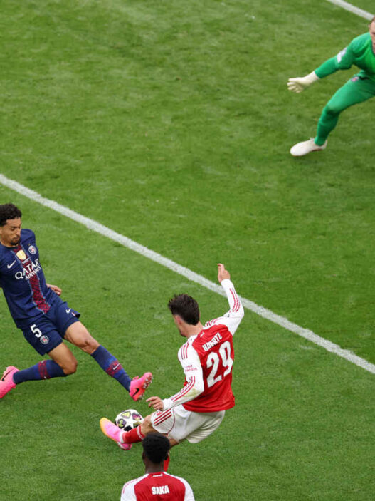 PSG e Arsenal dominam seleção da Champions; veja o time