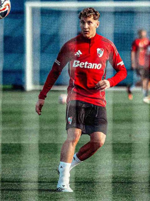 Vasco negocia chegada de atacante do River Plate