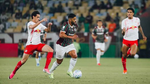 Em jogo marcado por expulsões, Fluminense e Bragantino empatam no Maracanã