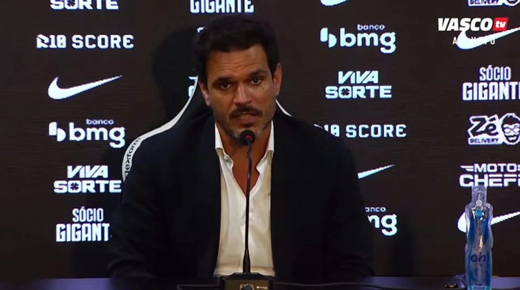 Diretor de futebol do Vasco fala sobre janela de negociações: "Janela é longa"