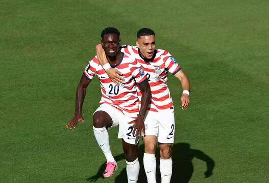 Estados Unidos batem a Bósnia e reeditam duelo contra a Bélgica nas oitavas de final