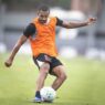 Vasco recusa proposta por lateral e segue em busca de reforços