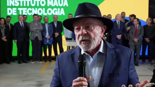 Lula critica Brasil após a Copa: "vergonha, ninguém voltou para o Brasil'