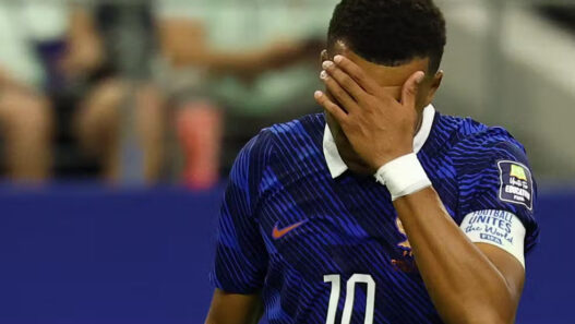 Mbappé reconhece superioridade da Espanha e estilo de jogo