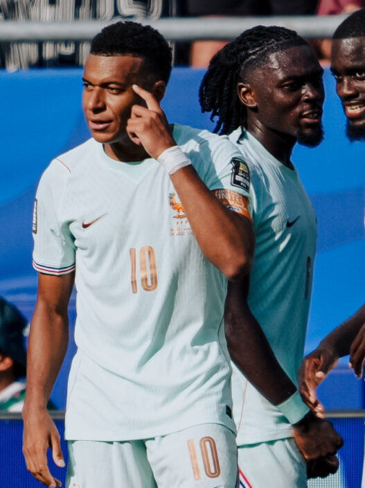 Mbappé decide, França bate Marrocos novamente e aguarda adversário na semifinal