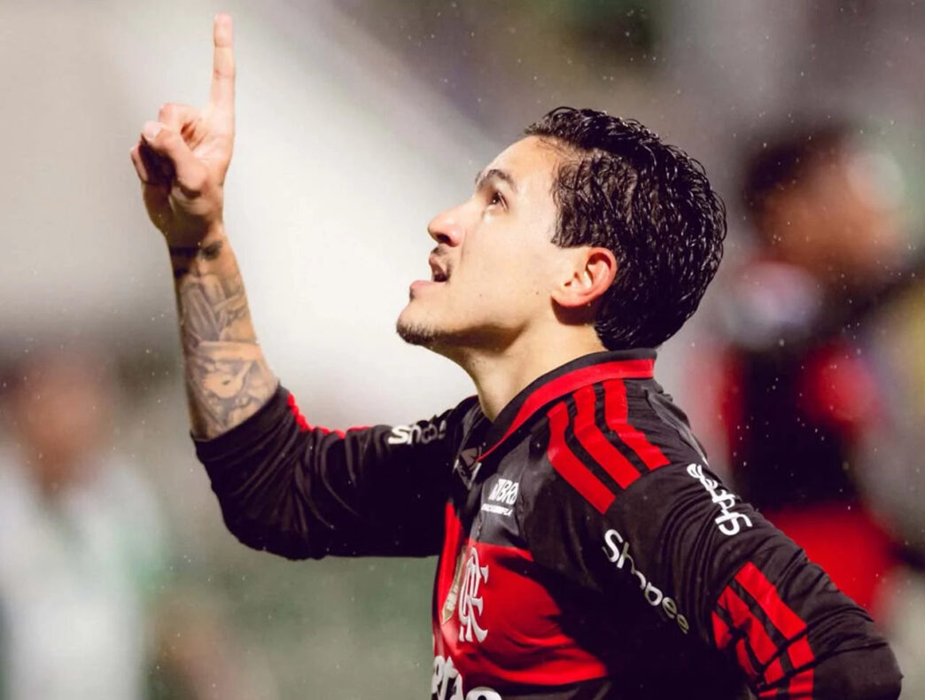 Pedro brilha, Flamengo detona a Chapecoense e segue na caça ao Palmeiras