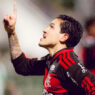 Pedro brilha, Flamengo detona a Chapecoense e segue na caça ao Palmeiras