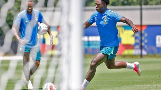 Romário afirma que Vini Jr deveria ter chamado responsabilidade e também critica Endrick