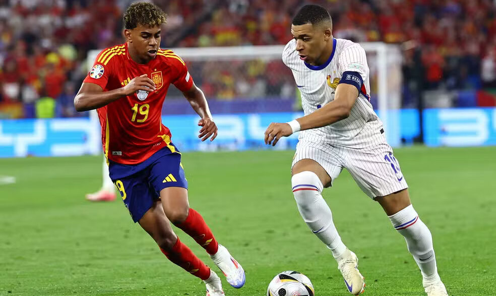 Yamal x Mbappé: astro da Espanha leva vantagem nos confrontos