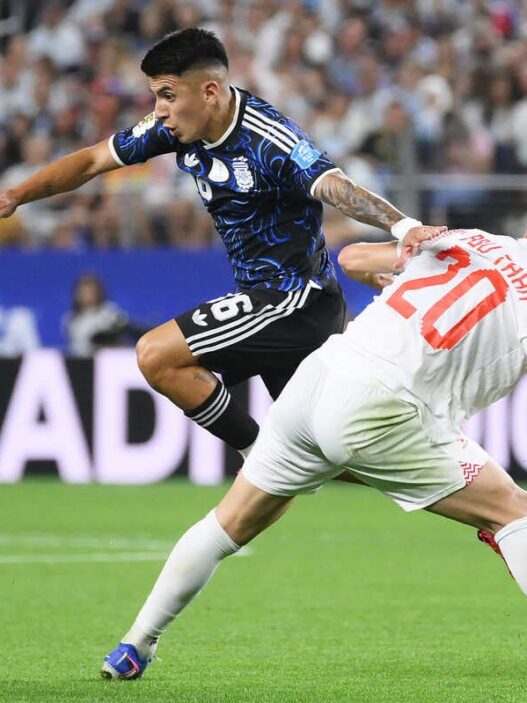 Flamengo recebe sinal positivo e avança por Almada