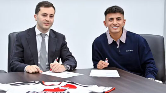 Alvo do Flamengo, Almada é apresentado no River Plate
